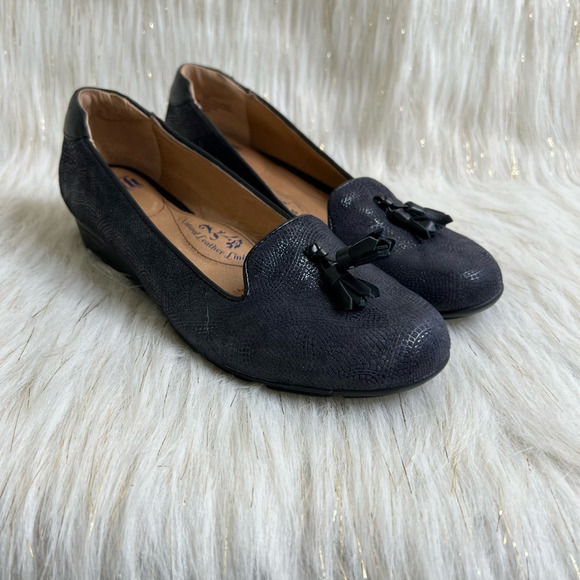 Sofft Shoes - Sofft Womens Vespera Loafers Shoes Navy Black Textured Leather Tasseled 9.5M